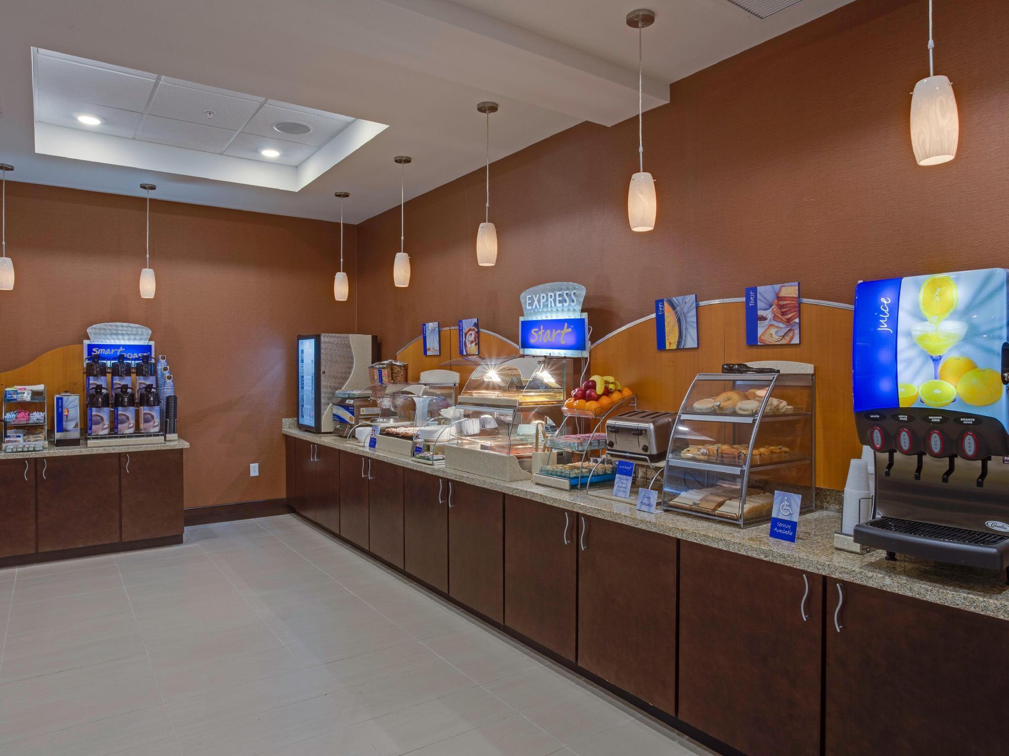Holiday Inn Express Hotel & Suites Orlando East-Ucf Area By Ihg Alafaya Dış mekan fotoğraf